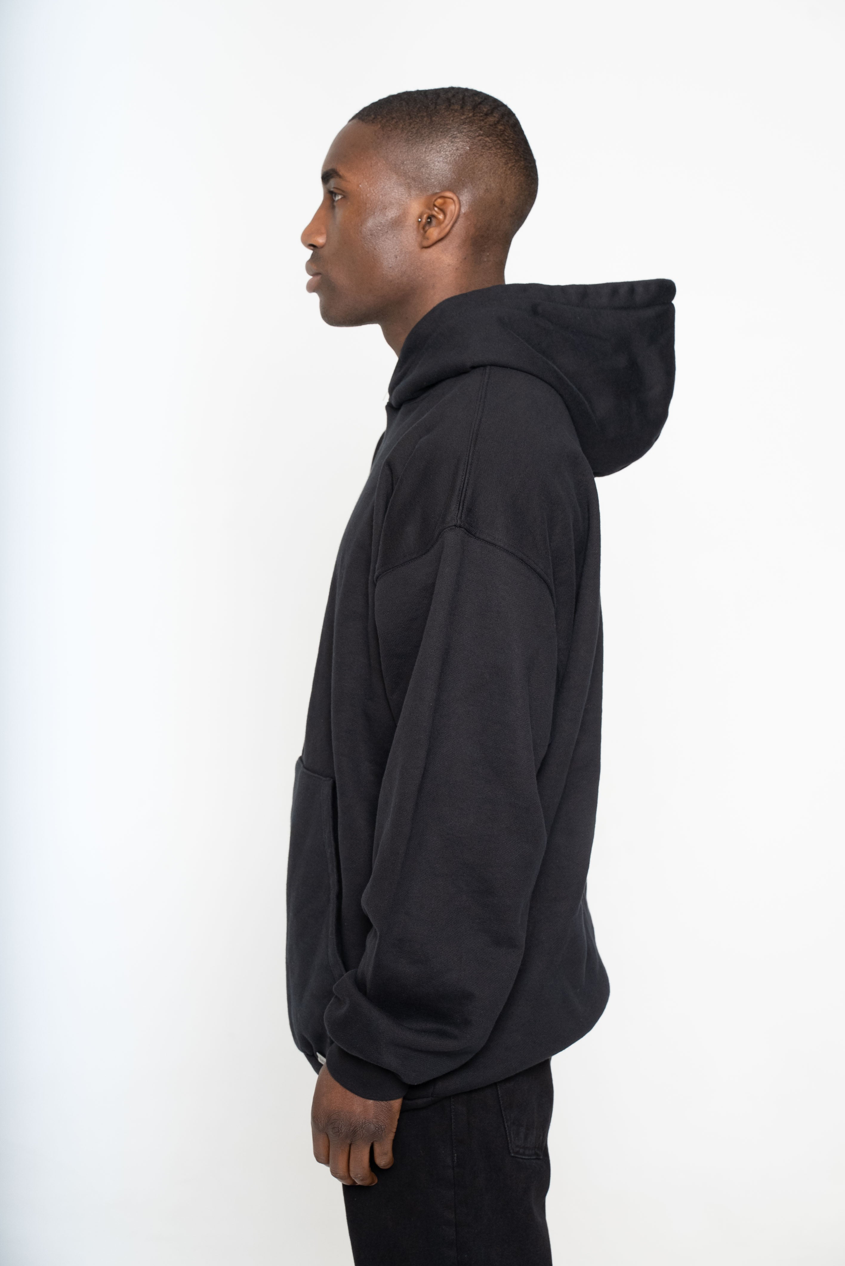 HEAVY BLACK HOODIE