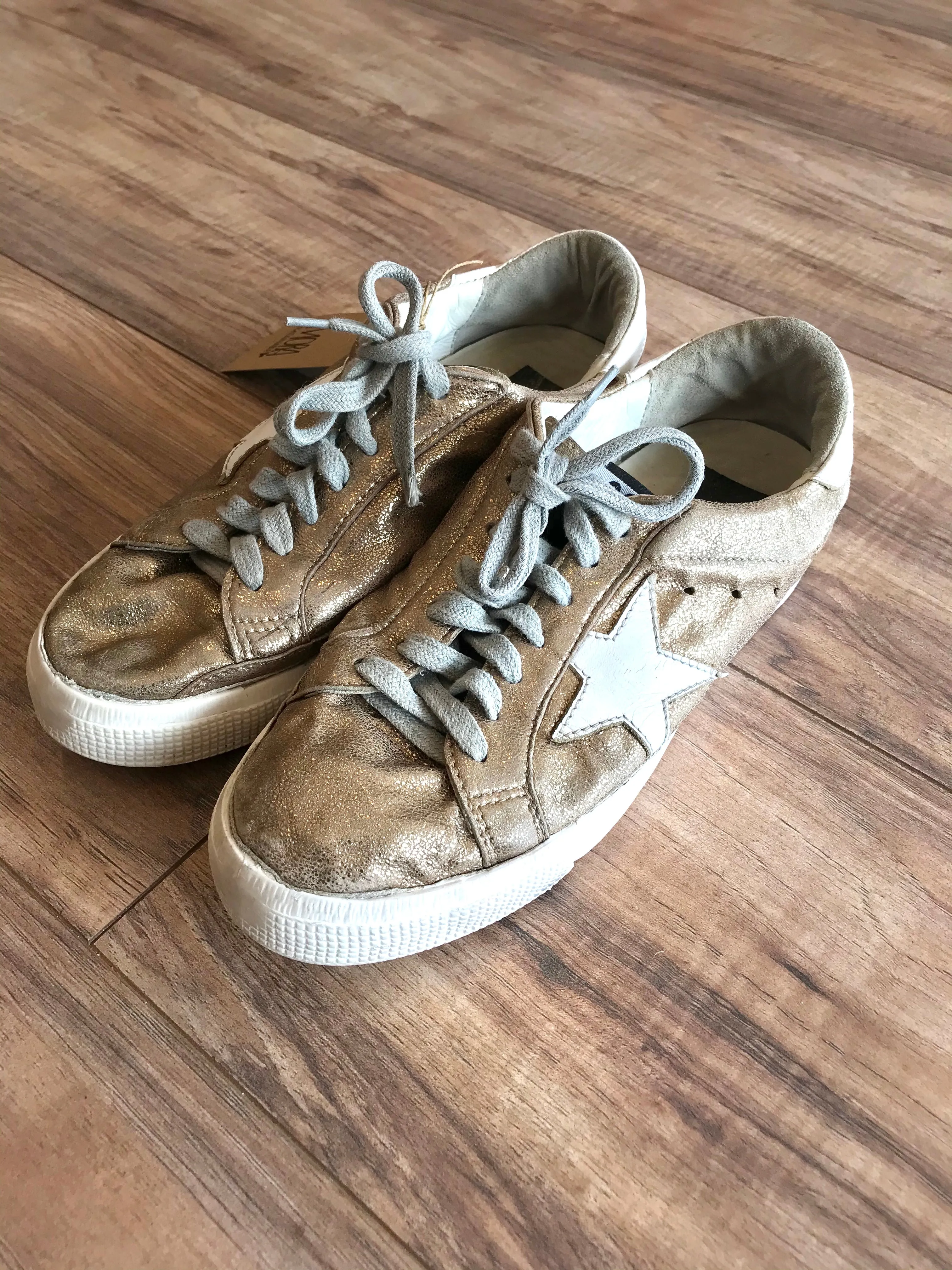 Pre-loved Golden Goose Sneakers