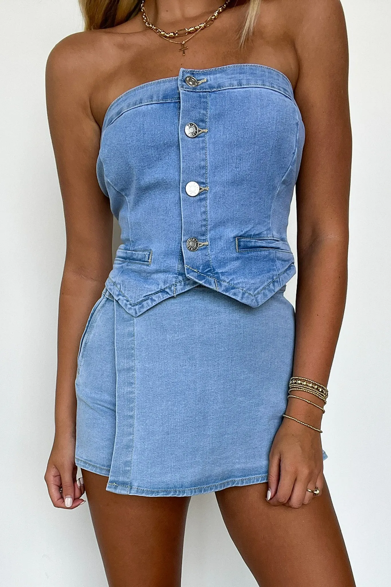 Trendsetting Gal Snap Button Denim Skort