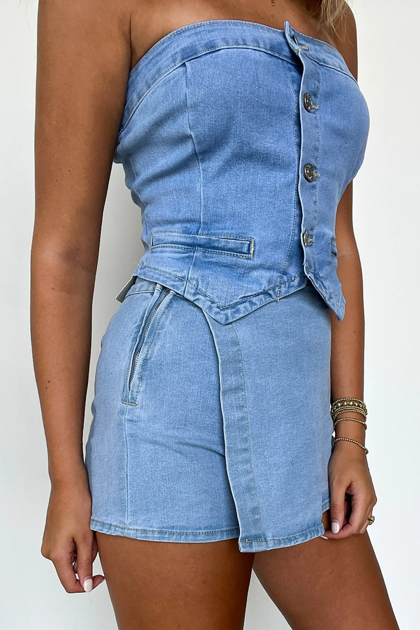 Trendsetting Gal Snap Button Denim Skort