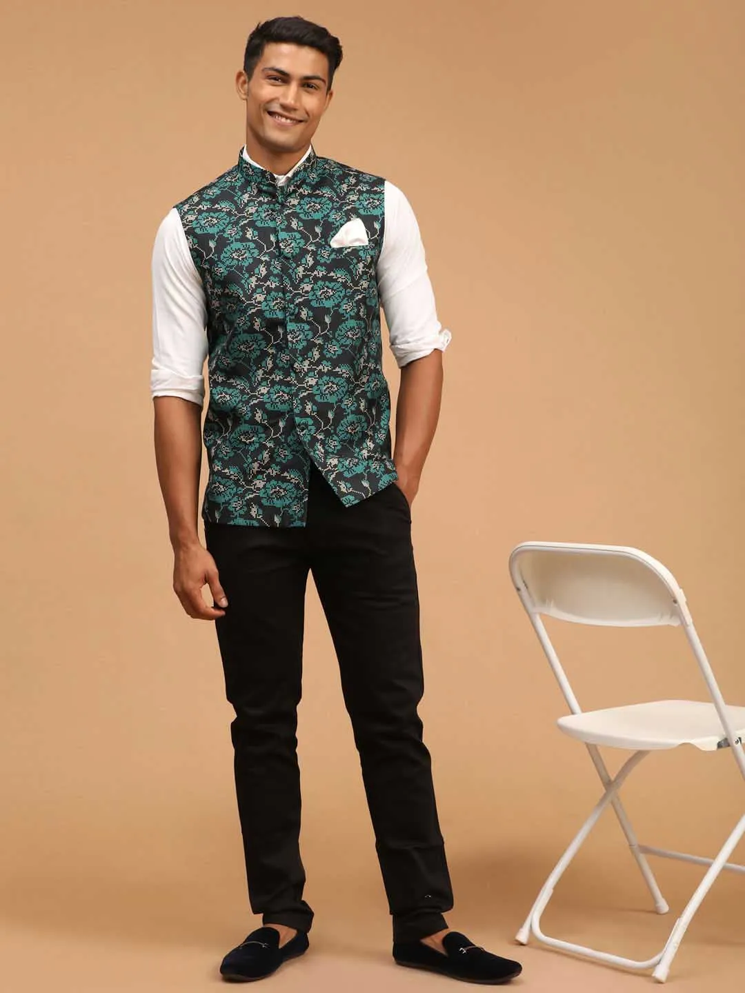 VASTRAMAY Men's Green Printed Nehru Jacket