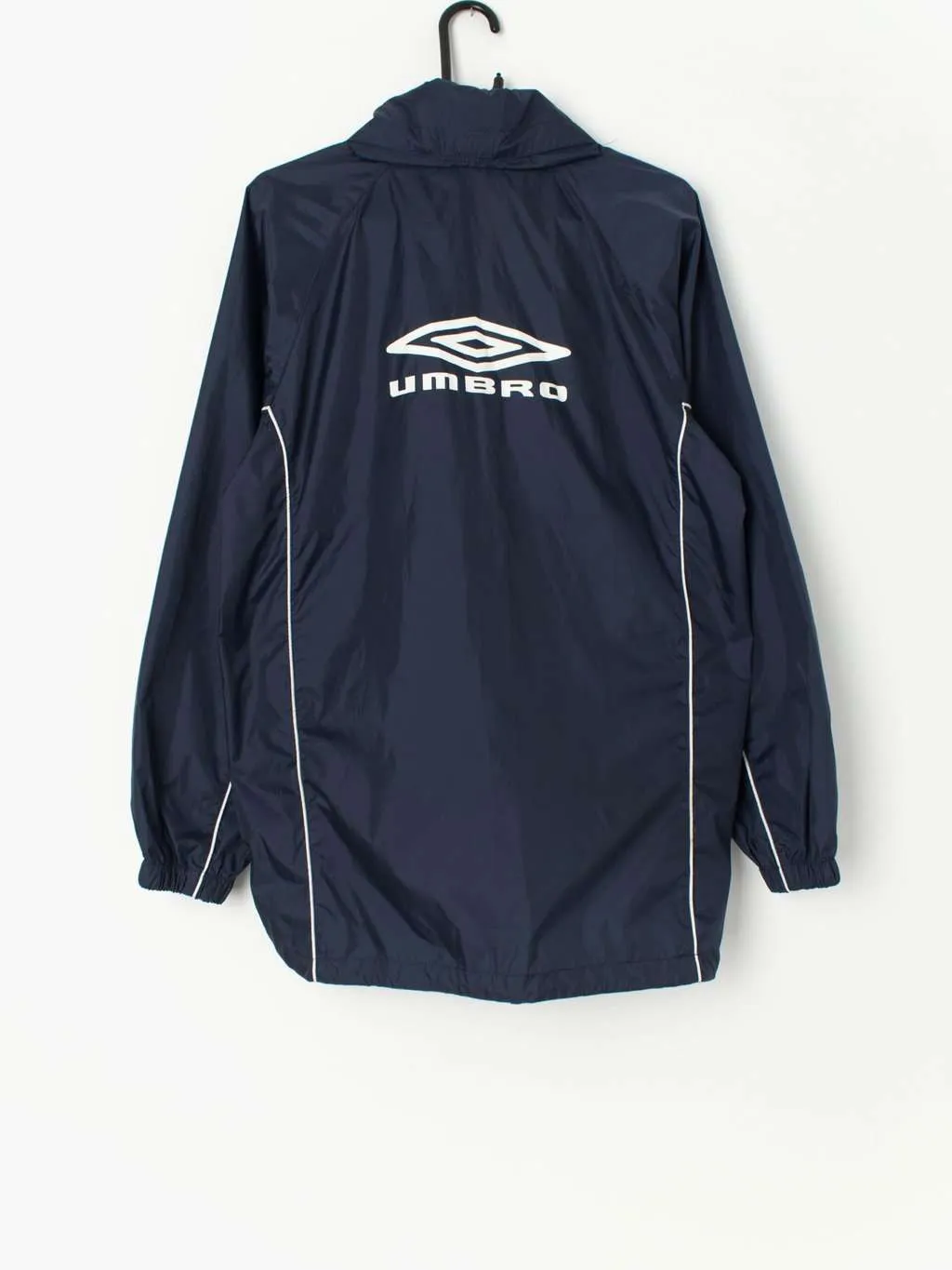 Vintage Umbro navy windbreaker jacket in navy blue – Small