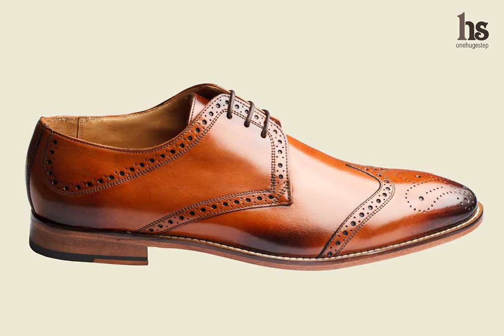 Wing Cap Brogue Derby With Medallion – Tan